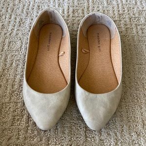 EUC Madden girl stone colored soft flats